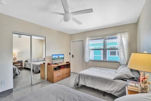 Photo of Gorgeous Studio,1Bath, Hollywood Beach, Free Parking