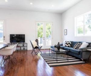 MODERN COLONIAL HOME-1/2 BLOCK FROM AMAZON STUDIOS Los Angeles United States