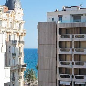 NearBy Hotel