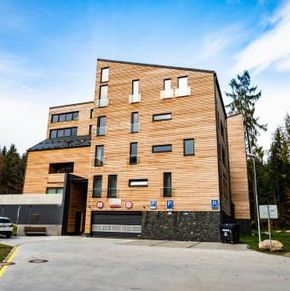 NearBy Hotel