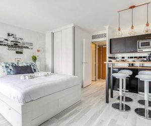 GuestReady - Lovely Studio in Courbevoie - La Defense Paris France