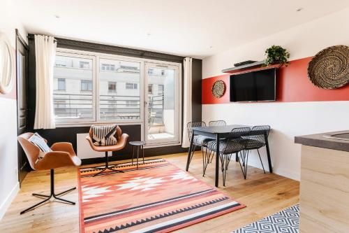 GuestReady – Modern Apartment w Private Balcony in Issy-les-Moulineaux