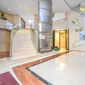 NearBy Hotel