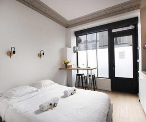 GuestReady - Lovely Studio for 2 Eiffel Tower - PRIME Location! Paris France