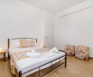 NEW Cinnamon Suite with Prive Jacuzzi, up to 8 pax Santorini Island Greece