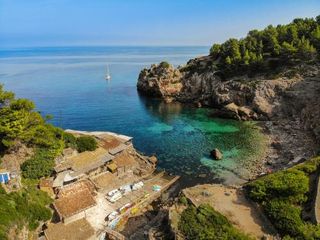 Luxury Villa First Line direct access to the beach Cala Deia