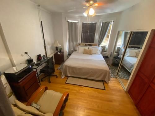 Photo of 7 Room with Jacuzzi, Massage Seat, and Parking Spac, 15 mins in bus and 7 minutes via New York Water