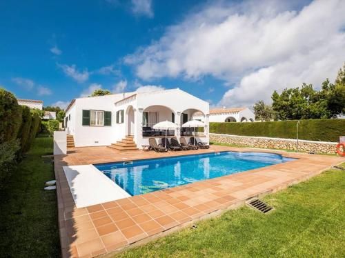 Villa Finesse 1 – Lovely 3 bedroom villa – Great pool area – Perfect for families