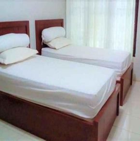 NearBy Hotel