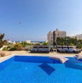 NearBy Hotel