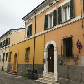 NearBy Hotel