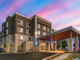 Hotel pic Holiday Inn Express And Suites Suisun City Napa Valley Area
