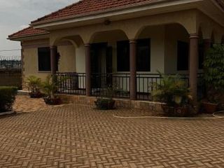 Фото отеля Fully Furnished, private, cozy and decent home in Kampala Uganda