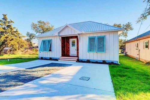 Photo of NEWLY BUILT Carolina Beach Boardwalk Home