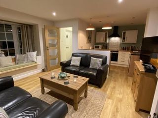 Hotel pic The Maltings - 2 Bedroom Apartment - Saint Florence, Tenby