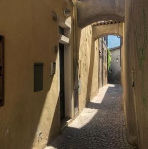NearBy Hotel