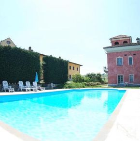 NearBy Hotel