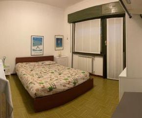 NearBy Hotel