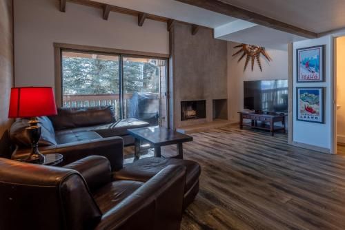 Photo of Newly Remodeled Ski In/Out Condo on Dollar Mountain
