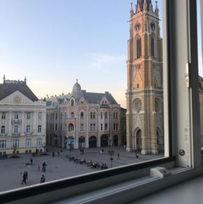 NearBy Hotel