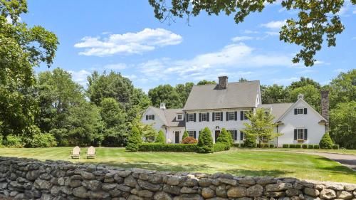 Photo of Luxury Country Escape - 1 hour to NYC - Great for Groups