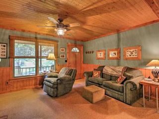 Hotel pic Cozy Pine Mountain Cabin with Screened Porch and Yard!