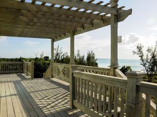 Hotel pic Sunsplash House by Eleuthera Vacation Rentals