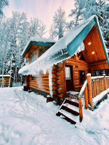 Photo of Rustic Northern Lights Log Cabin With Hot Tub