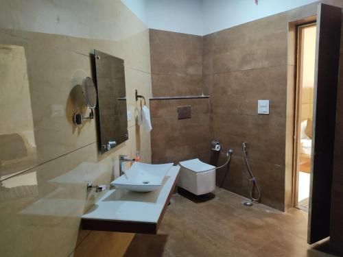 Hotel Darbar E Khas Continental