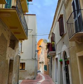 NearBy Hotel