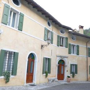 NearBy Hotel
