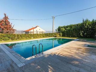 Фото отеля Peaceful Villa with Private Pool and Garden in Kartepe