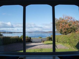 Hotel pic Villa Lakeside View - Cosy renovated cottage 100m from Loch Etive, stu