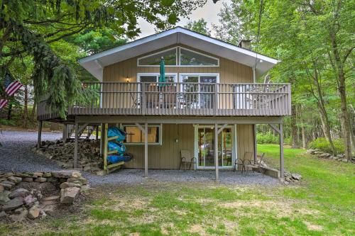 Photo of Serene Emerald Lakes Escape with Deck and Large Yard!
