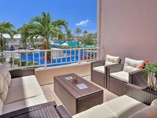 Фото отеля Tropical St Thomas Resort Getaway with Pool Access!