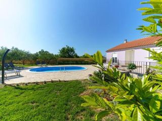 Hotel pic Three bedroom holiday home surrounded with olive trees - AE1182