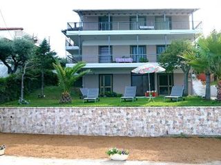 Фото отеля xanthi's sea front villas
