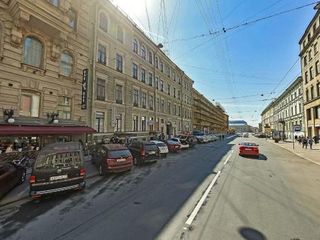 Enjoy St Isaak Square 3BR Apartment