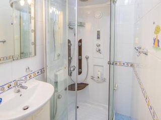 St. Isaak's 4 bedroom & 3 bathroom