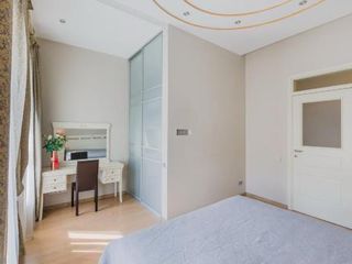 наб-реки-Фонтанки-17, самыи центр СПб, метро "Гостиныи Двор", 100 метров до Аничкова моста