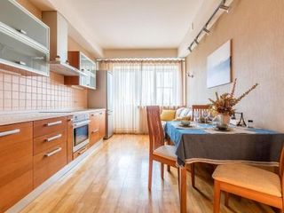 Квартира с видом на Неву
