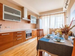 Квартира с видом на Неву