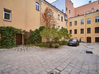 Apartment near Academy of Arts and Blagovechensky bridge