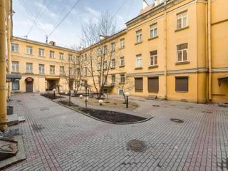 Apartment near Gostiniy Dvor