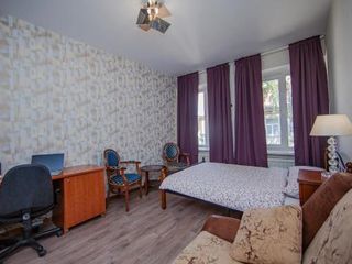 Old Town Apartment 3BR & 2BTHR