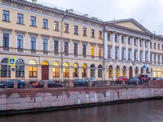 Adamini Apartments on Moika River