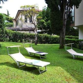 NearBy Hotel