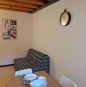 NearBy Hotel
