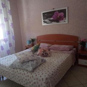 NearBy Hotel