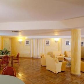 NearBy Hotel